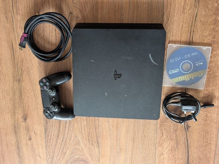 Ps4 slim goldhen