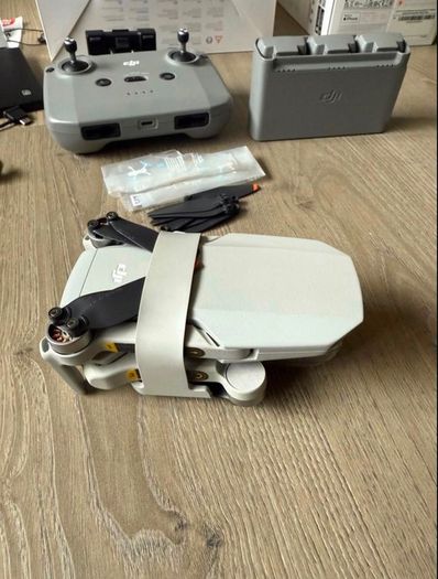 DJI Mini 2 Fly More Combo
