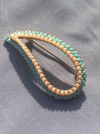Stamped A595 1950s vintage brooch, no damage. D18 POST 3e