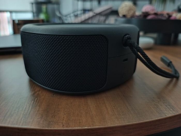 Urbanista Malibu Solar Speaker
