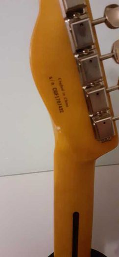 Fender Modern Player Telecaster Thinline Deluxe