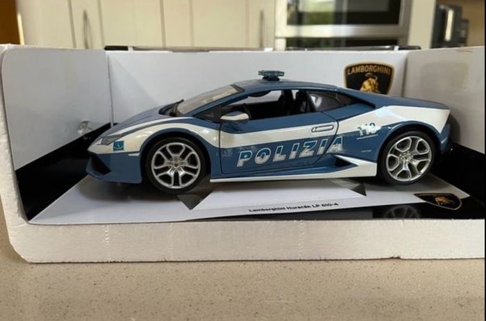 Lamborghini Huracan LP 610-4 Polizia 1/18 Burago Rare