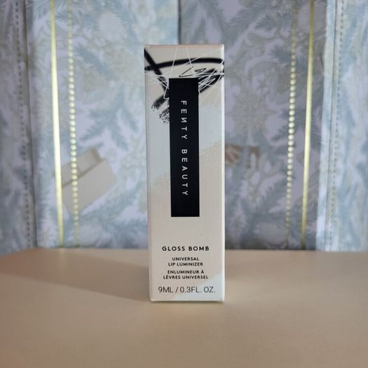 Fenty Gloss Bomb Universal Lip Luminizer in Fussy