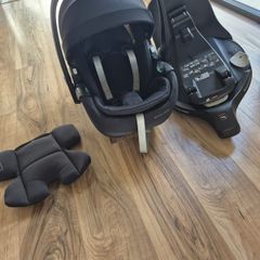Maxi-Cosi Pebble 360 Pro & Familyfix 360 Car Seat Bundle