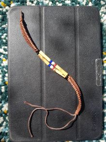 Leather and wood beaded bracelet (18-25cm)