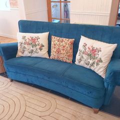 Top conditon 3-seater sofa couch teal velvet 72inches