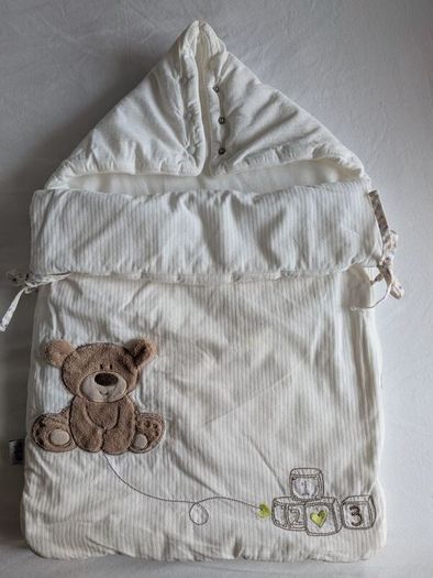 Mamas and papas comfy baby carry nest