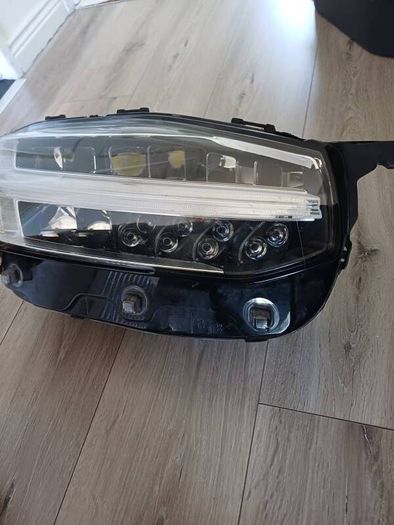 Volvo XC90 (2015+) Driver Side Active Matrix LED Headlight - RHD (32228691)