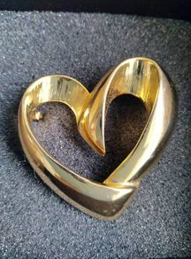 Large Gold Heart Brooch