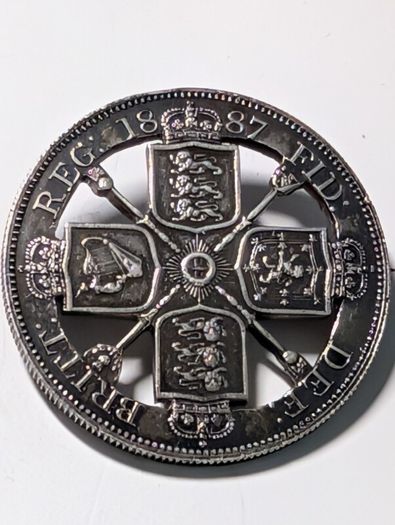 1887 Double Florin, Silver brooch.