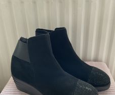 ankle size 39 black suede wedge comfortable boots