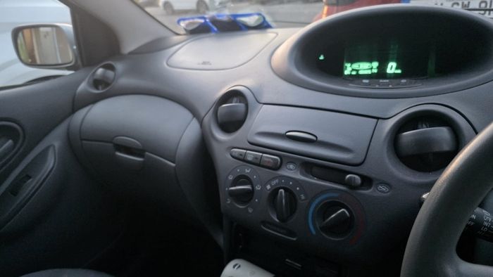 2000 Toyota Vitz