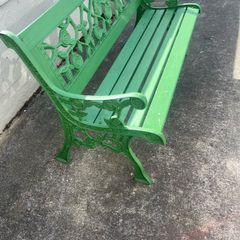 Beautiful garden bench. Very heavy 54in long