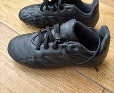 kids football boots