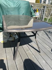 outdoor dining table