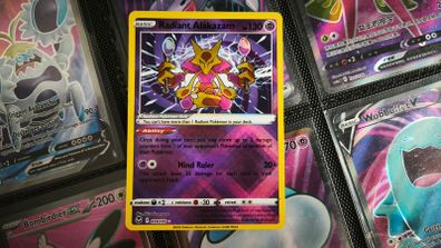 Radiant Alakazam ! Ultra Rare ! from Silver Tempest Set ! 2022 ! Pokemon Card !