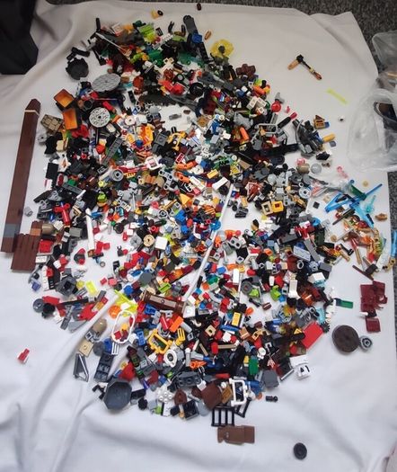 LEGO Collection (2011-2018) Mixed Figures & Bricks, Blue Ninjago NRG Zane figure with his spinner.