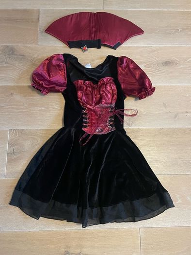 Vampire Dracula Halloween fancy dress