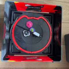 Beyblade stand with 2 beyblades