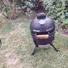 Mini kamado grill