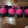 Kids rollerskates and knee/elbow pads Image 3