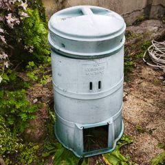 Compost bin