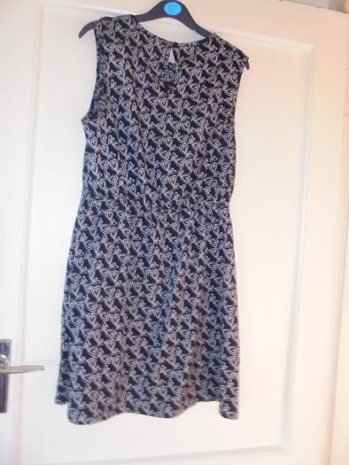 Ladies Black & White Sleeveless Dress for Sale