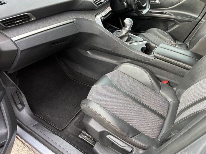Peugeot 5008 7 seater