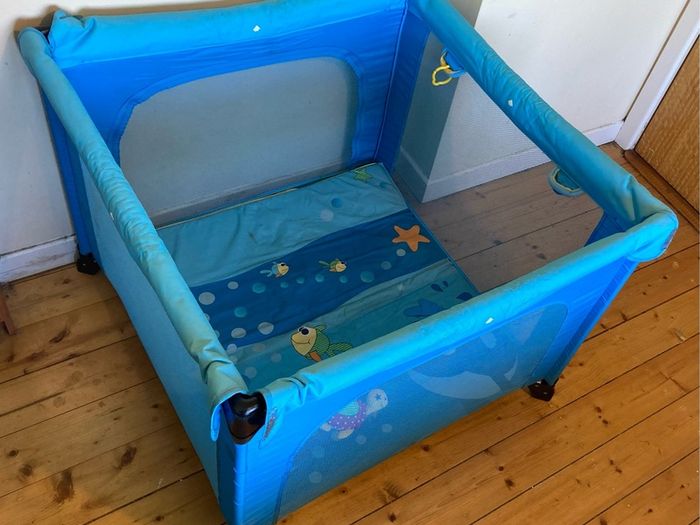 Chicco Travel Cot with Mattress & Carry Bag | Compact & Portable