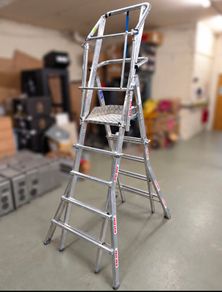 Extendable Podium ladder