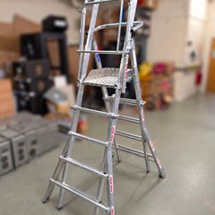 Extendable Podium ladder