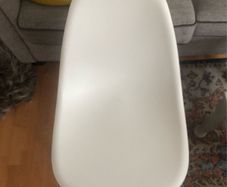 2 white chairs