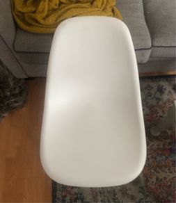 2 white chairs