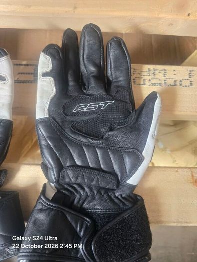 biker gloves