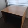 office chair and desk Image 3