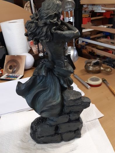 Mother and child figurine