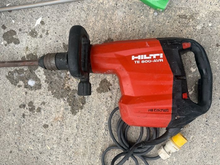 Hilti TE 800-AVR Demolition Breaker / Heavy-Duty Chipping Hammer 110V