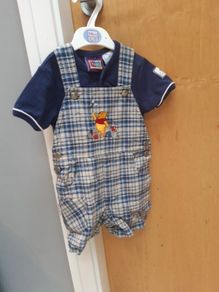 Winnie  Pooh Bear  Dungarees & Bodysuit . S.18  Months. .