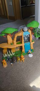 Lion Guard playset and figures