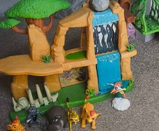 Lion Guard playset and figures