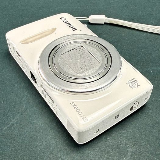 Canon PowerShot SX600 HS 16.0MP Digital Camera - White