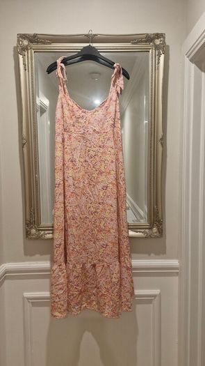 Gorgeous floral sun dress