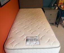 Single Respa Regent Mattress (1350 Pocket Springs) Excellent Condition