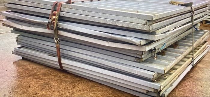 Hoarding panels  /// fencing /privacy