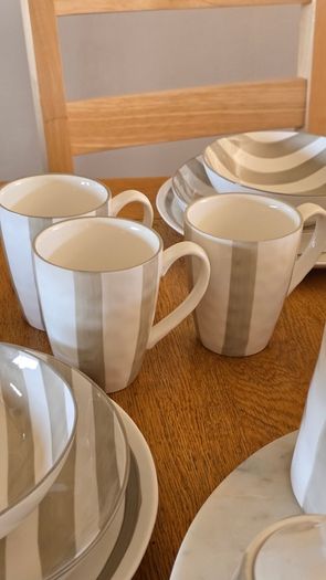 Paul Costelloe dinning set