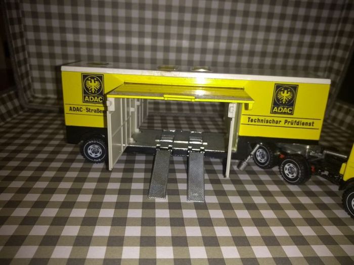 Model Truck