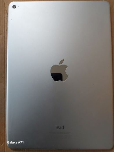 Apple Ipad Air 2, 32GB, in Excellent cosmetic Condition