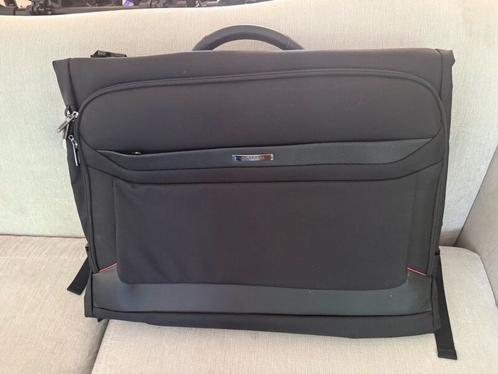 Samsonite Pro DLX6 Tri Fold Garment Bag