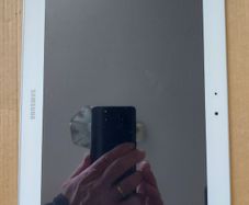 Samsung Galaxy Tab 2, Model GT-P5110, White, Comes with charging Cable, Pin Locked, for parts or repair