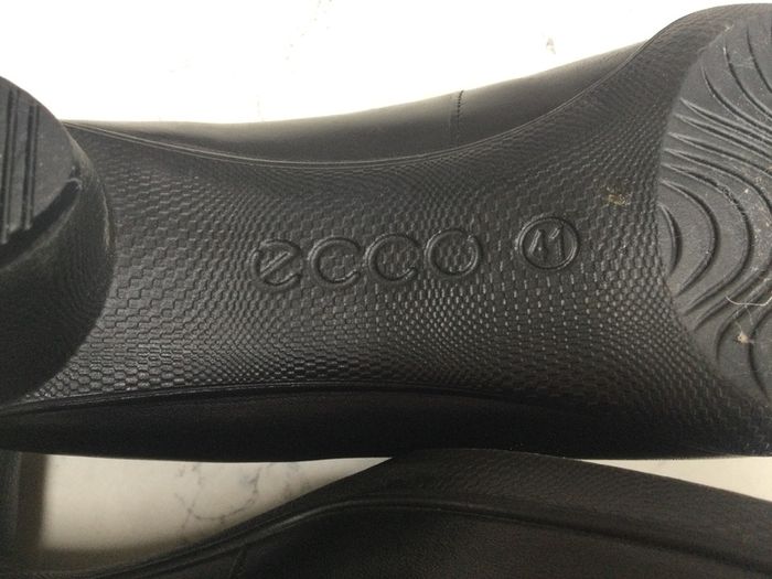 Ecco Black Court Shoes Size 41